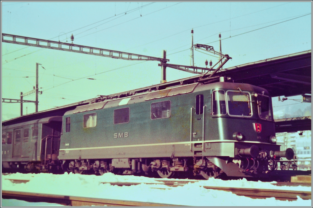 Die SMBRe 4/4 III 181 in Moutier. 
17. Jan. 1987