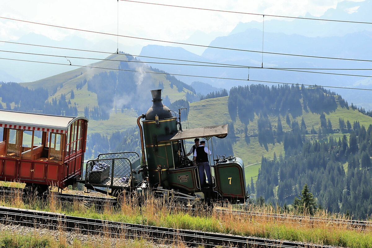 Die Stehboiler-Dampflok Nr. 7 von 1873 der Rigi Bahn: Abstieg von Rigi Kulm, 21.August 2021 