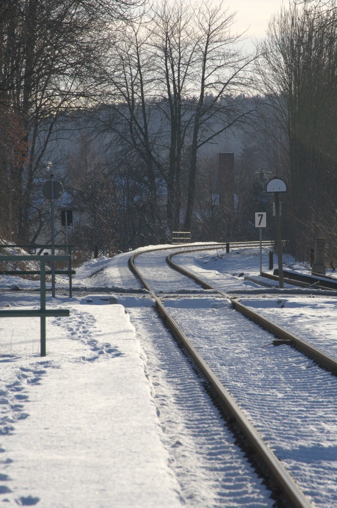 Die s�dwestliche Ausfahrt des Bahnhofes Pulsnitz (Sachsen) 06.02.2013 15:07 Uhr