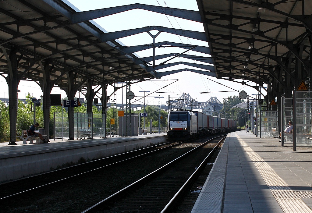 Die TXL/MRCE 185 408-2 zog am gestrigen Morgen einen Lauritzen-KLV durch den Bhf.Rendsburg. 04.08.2013