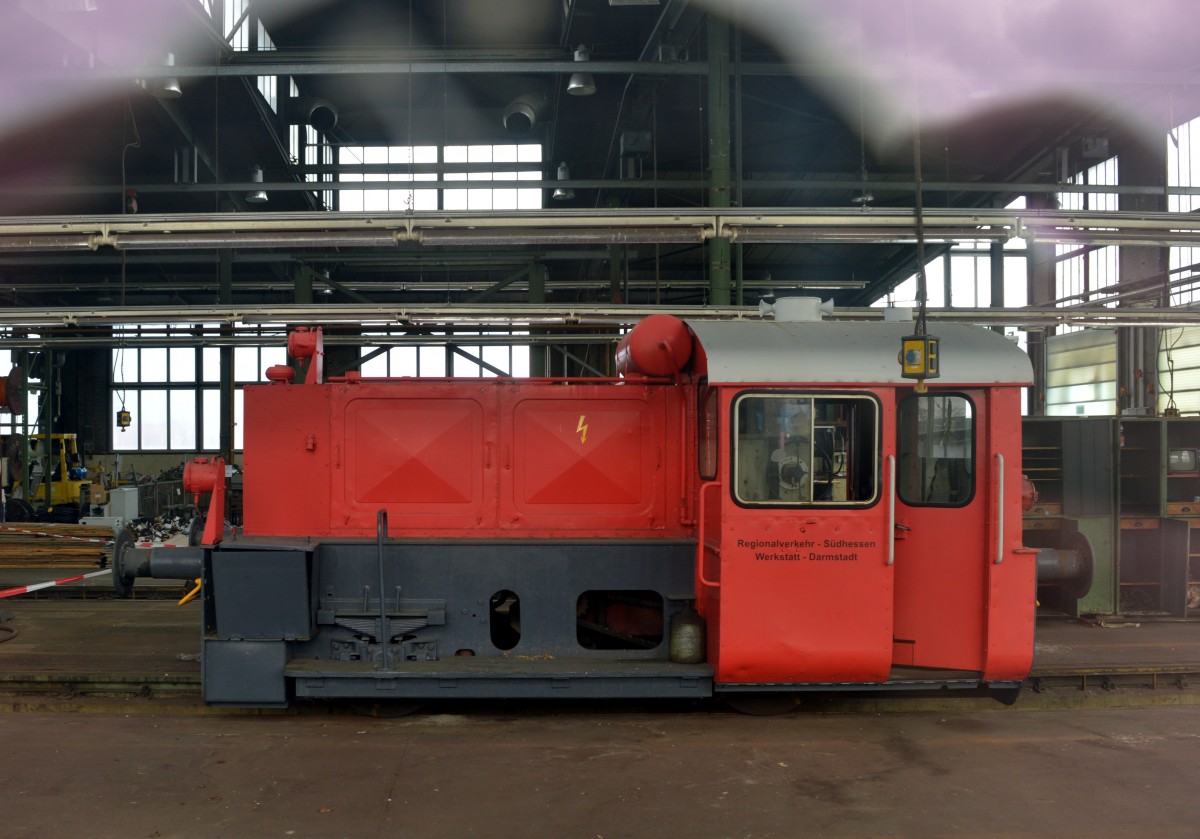 Diese Köf stand am 04.02.2015 in der ehemaligen Lokhalle in Darmstadt Hbf abgestellt.