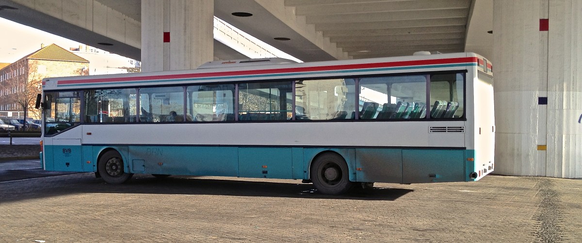 Dieser Mercedes-Benz O 407 (ex. BRN Ludwigshafen) war am 23.12.2013 am Hauptbahnhof Ludwigshafen abgestellt.