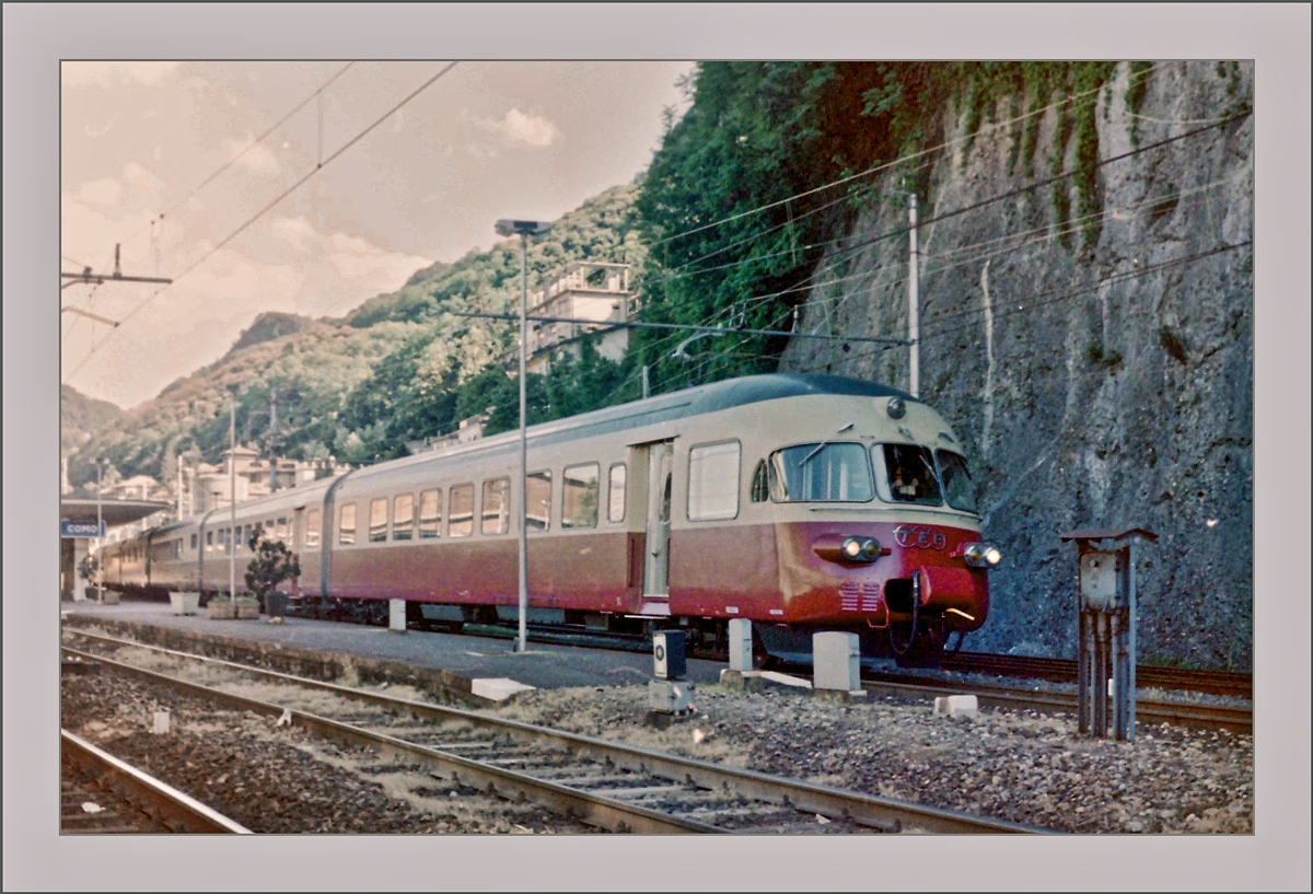 Dieses qualitativ nicht sehr gute Bild zeigt den TEE Gotthardo von Milano nach Zrich bei der Ausfahrt in Como San Giovanni. Juni 1985