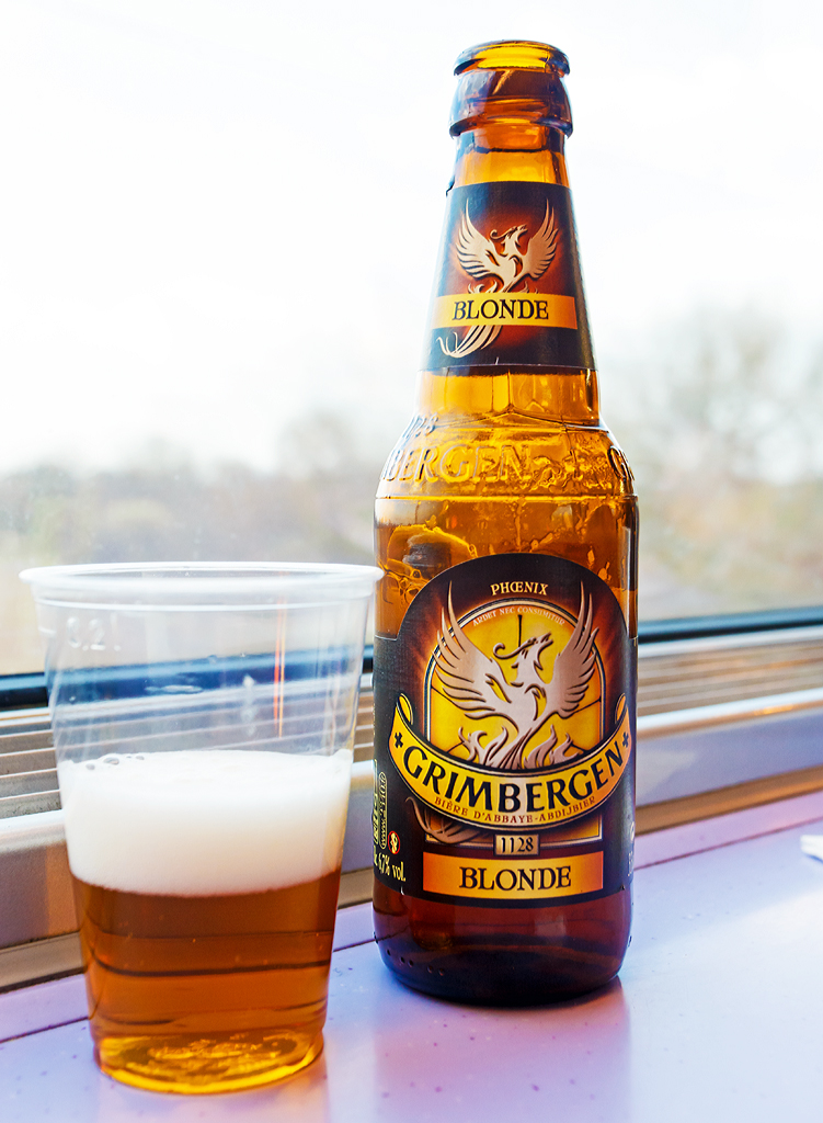 
Dieses wohlschmeckende belgische Bier gibt es in der Bar von unserem TGV von Frankfurt nach Marseille, hier am 24.03.2015. 
Es ist das Grimbergen BLONDE mit 6,7 % vol., für Bahnreisende is dies aber okay.