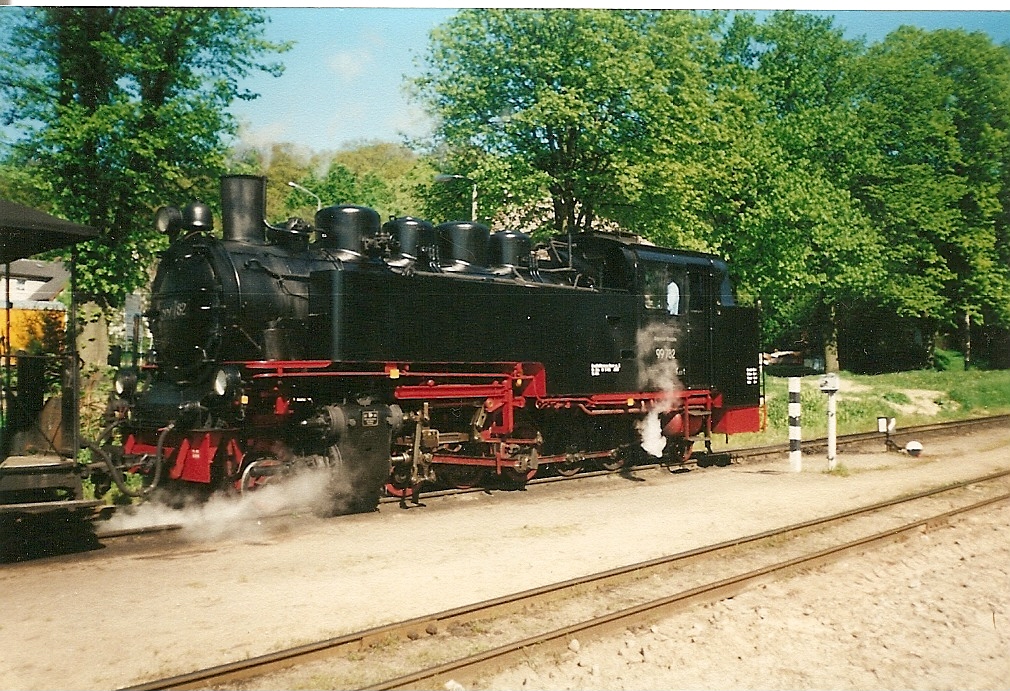 Diesmal wartete 99 (1)782 in Binz auf dem Gegenzug aus G�hren.