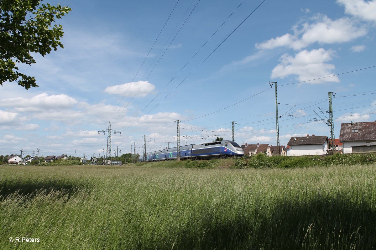 Doublex TGV 4222 (310 043-9) durchfährt Biblis mit als TGV 9580 Frankfurt/Main - Marseille St. Charles. 19.05.15