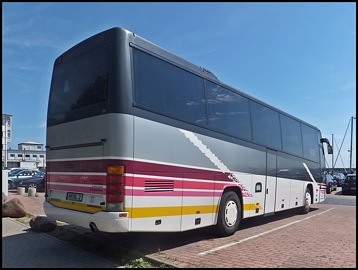 Drgmller-Volvo B12-600 von ReiseLeo aus Deutschland im Stadthafen Sassnitz.