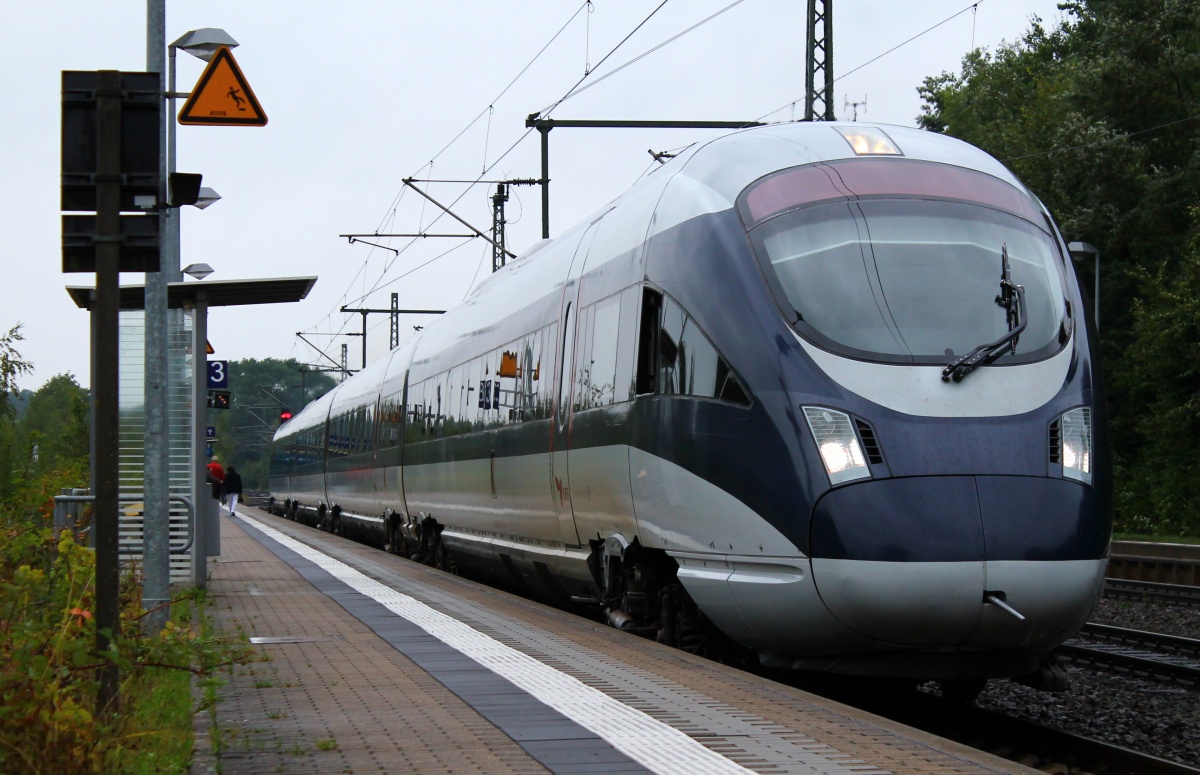 DSB in Cooperation with DB ICE 0 605 006/106/206/506 Tz 5506 als ICE 381 von Aarhus nach Berlin verlässt hier Schleswig Richtung Rendsburg. 17.08.2014