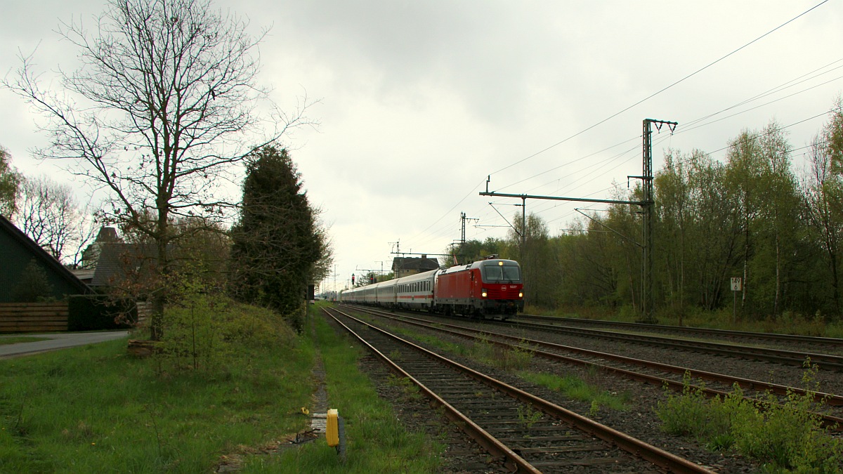 DSB Litra EB 3227 mit EC 396 gen Norden. Jbek 26.04.2024