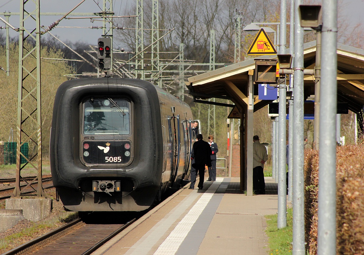 DSB MFA/FF/MFB 50/54/5285 als EC nach Aarhus. Schleswig 19.04.2015