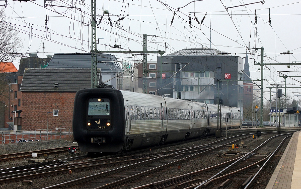 DSB MFA/FF/MFB 50/55/5486 und 89 verlassen hier Neumnster Richtung Kiel. NMS 24.03.18