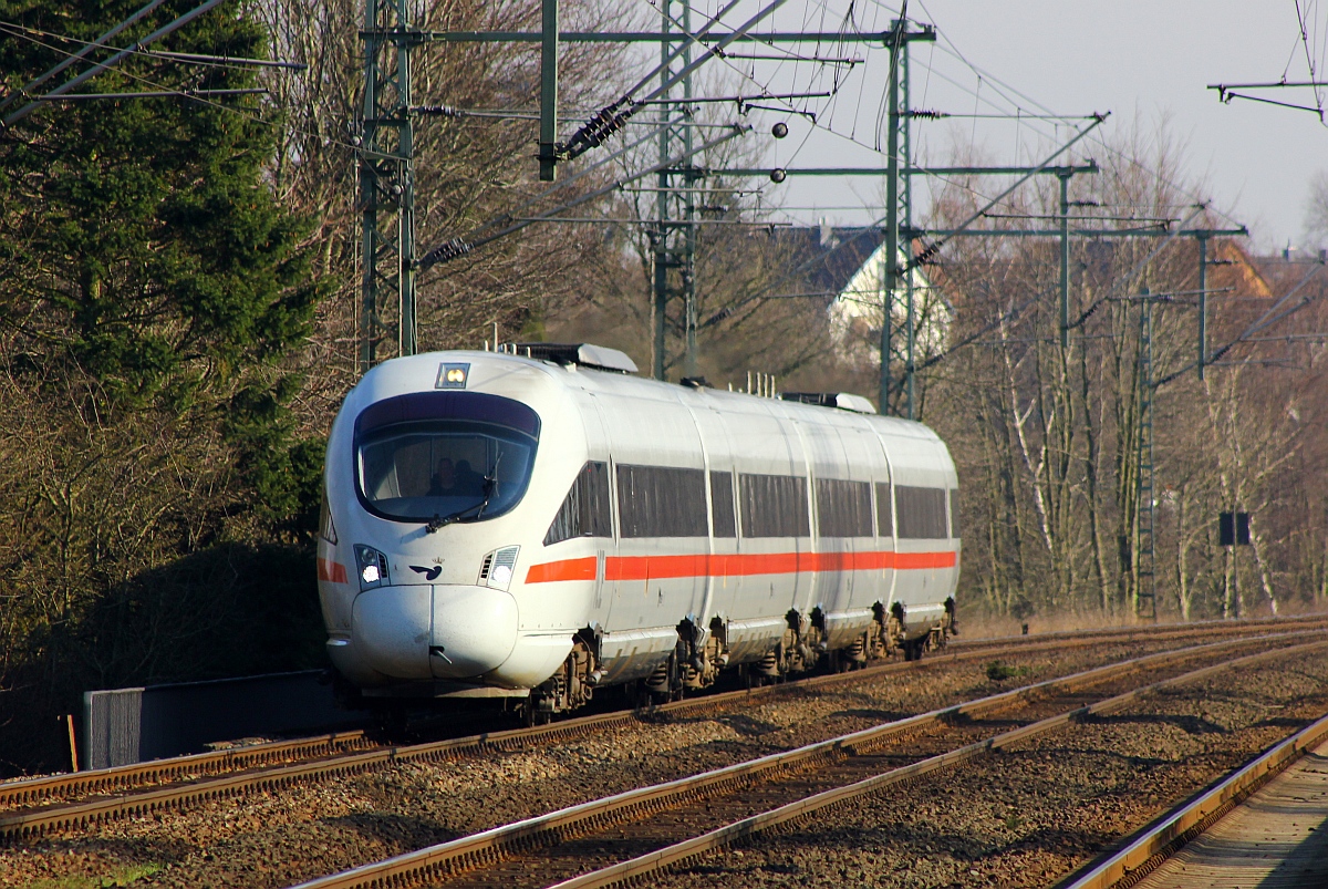 DSB/DB 0605 014/114/214/514 Tz5514 als ICE 380 nach Aarhus hat hier Einfahrt in Schleswig. 19.03.2015