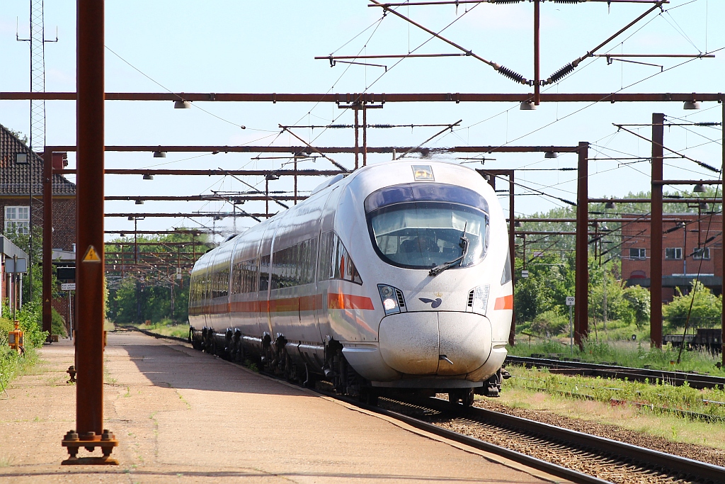 DSB/DB 605 004/104/204/504  Tz 1104  verlässt hier Padborg/DK Richtung Aarhus. 09.06.2013