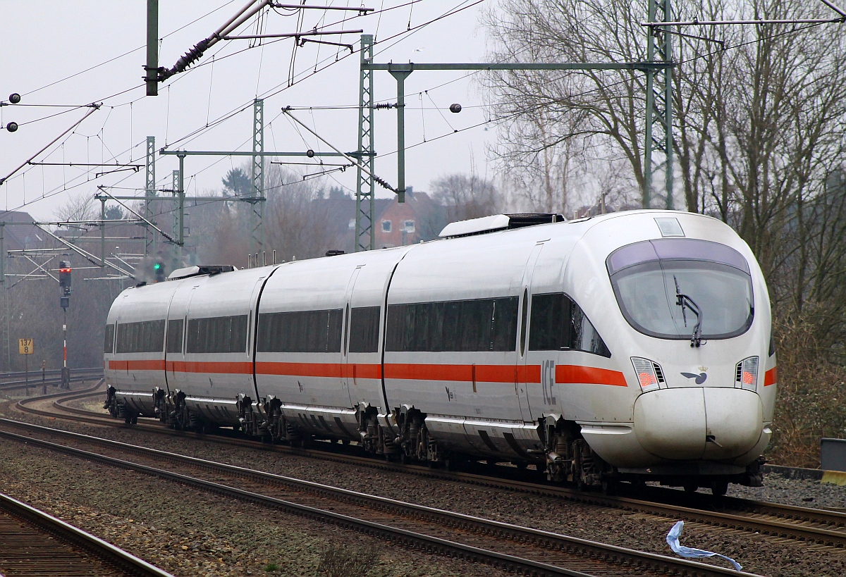 DSB/DB ICE-(T)D 0605 017/117/217/517  København  als ICE 381 nach Berlin Ostbahnhof verlässt hier Schleswig, nächster Halt ist Rendsburg. 15.02.2015