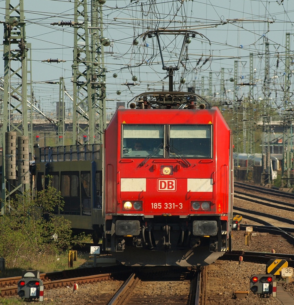 DSB/RSC 185 331-3 verlässt hier Neumünster Gbf Richtung Neumünster Pbf/Hamburg. 21.04.2011