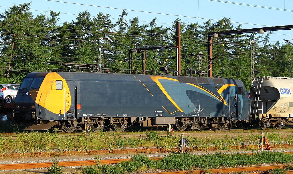 DSB/RSC EG 3112-6 rollt hier mit einem Gz in den Gbf Padborg. 08.06.2013