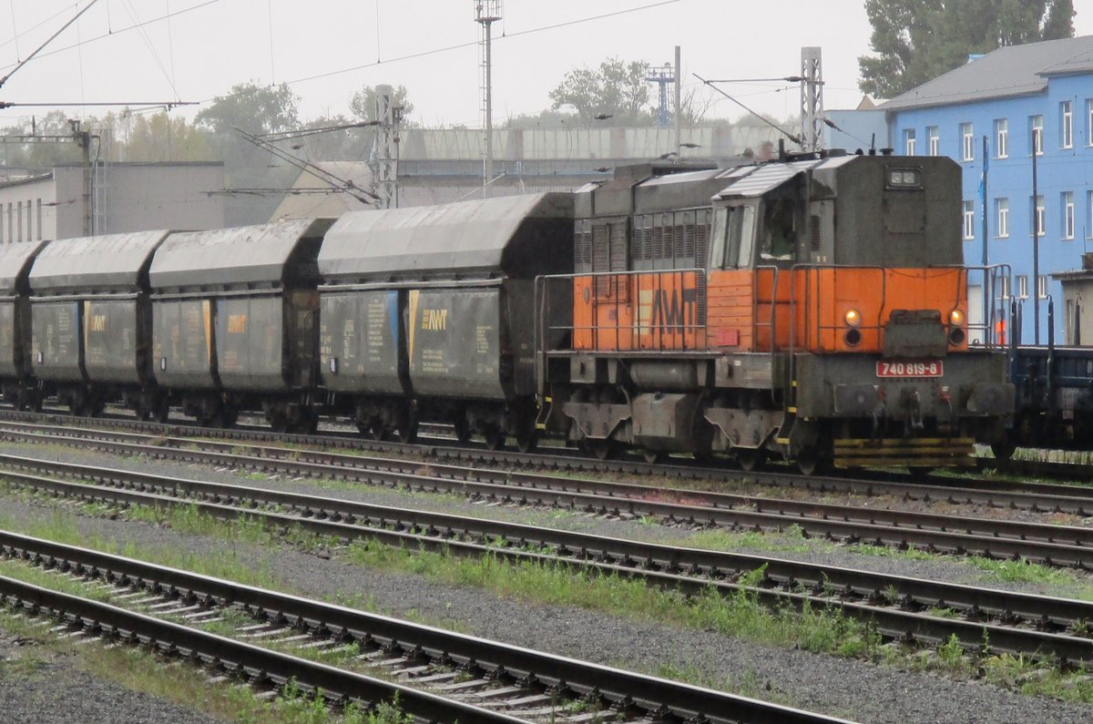 Durchfahrt von AWT 740 819 samt Kohlezug in Ostrava hl.n. am 23 September 2017.