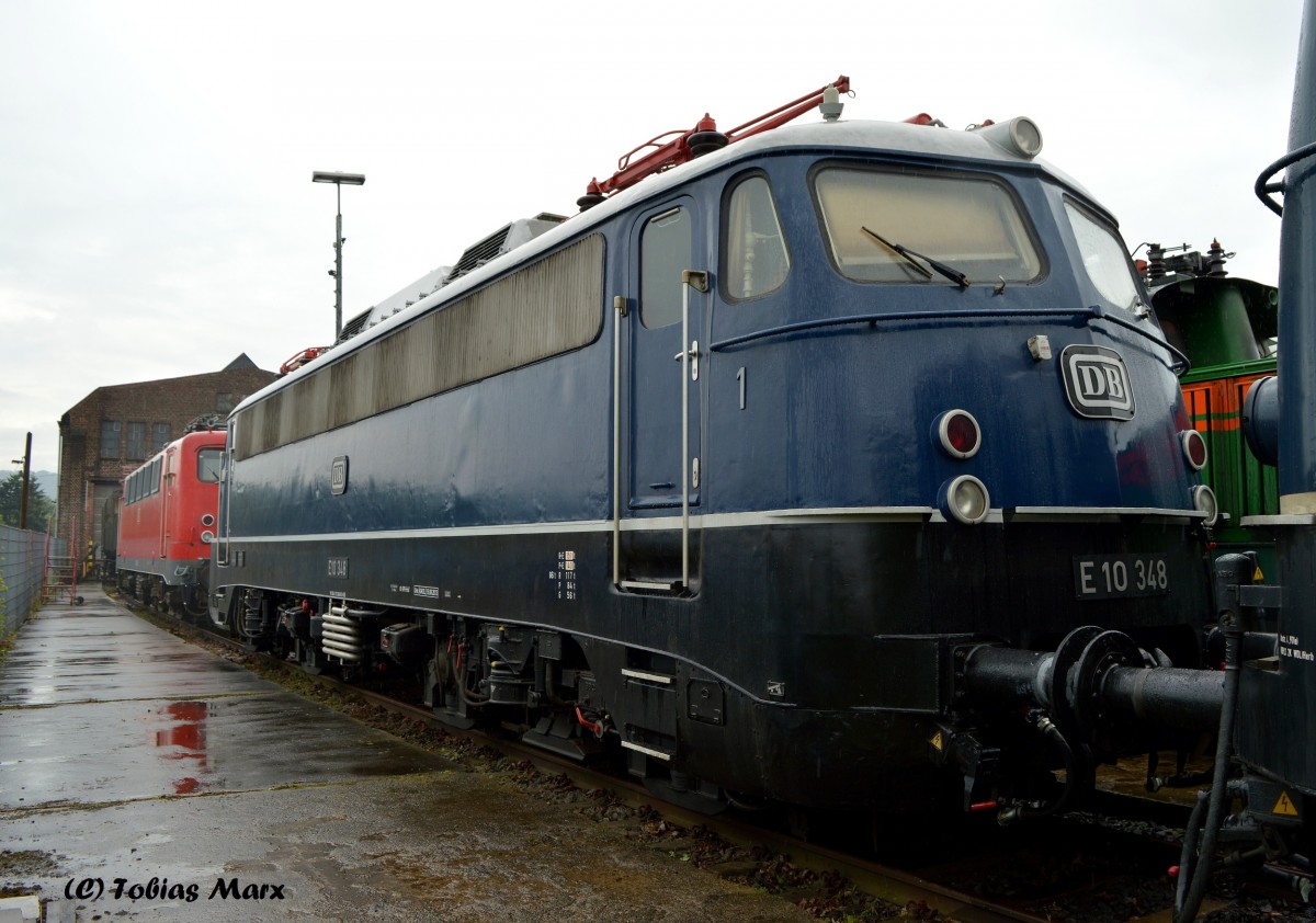 E 10 348 am 13.06.2015 im Au�enbereich des DB Museum Koblenz beim Sommerfest abgestellt.