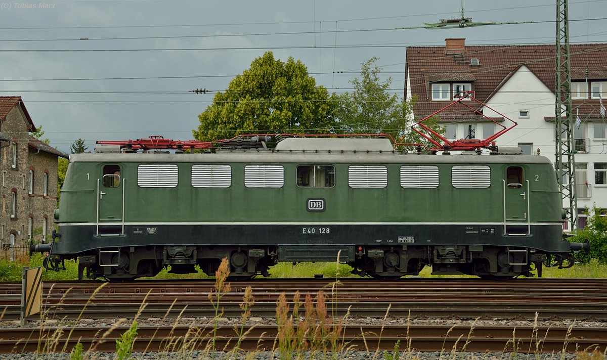 E40 128 (DB Museum) beim Umsetzen in Darmstadt-Kranichstein am 14.06.2016