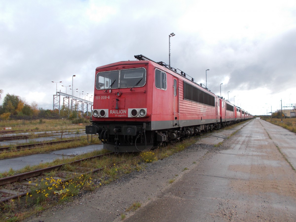 Ebenfalls bei den abgestellten 155er und 140er von Mukran zählt 155 008 die ich am 20.Oktober 2015 fotografierte.