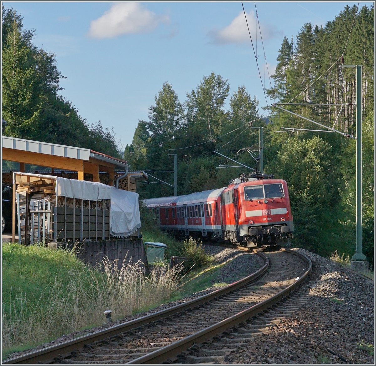 Ebenfalls eine Überraschung war die E 111 194 die mit ihren n-Wagen als  Radexpress  kurz nach Röt in Richtung Karlsruhe fuhr.

12. Sept. 2021 