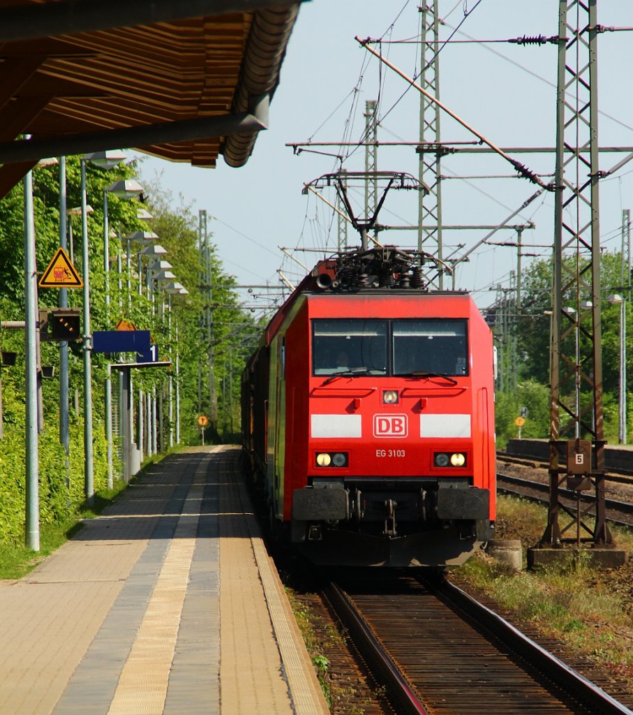 EG 3103 mit dem 44736 durchfährt hier Schleswig. 23.05.12