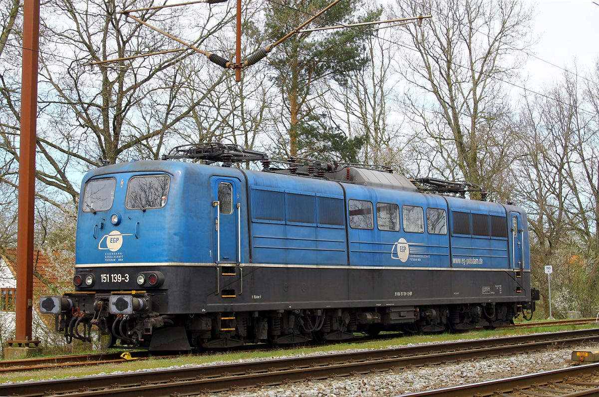 EGP 151 139-3 (REV/EGP/22.03.2018) wartet in der Südabstellung von Pattburg/Padborg auf ihre Rückleistung gen Süden 14.04.2023