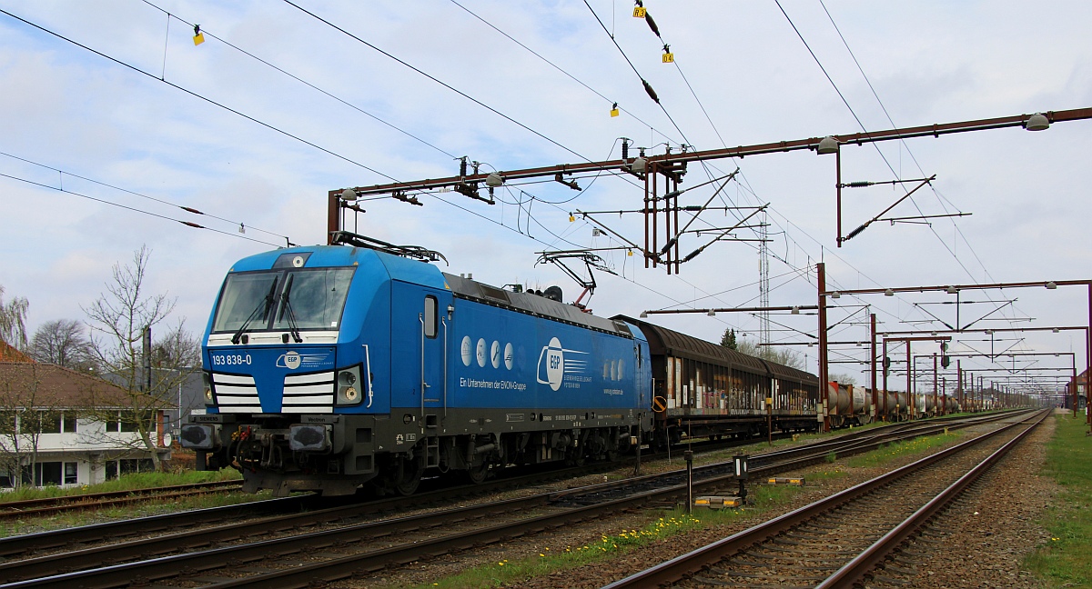 EGP 193 838-0 verlässt hier mit dem Dyckerhoff Zementexpress am Haken Pattburg/DK gen Süden. 23.04.2023