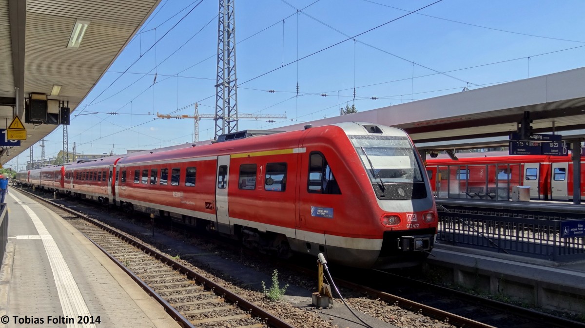 Ein 612-Trio wartet in N�rnberg Hbf auf Ausfahrt nach Dresden / Bayreuth Hbf.
Aufgenommen im Mai 2014.