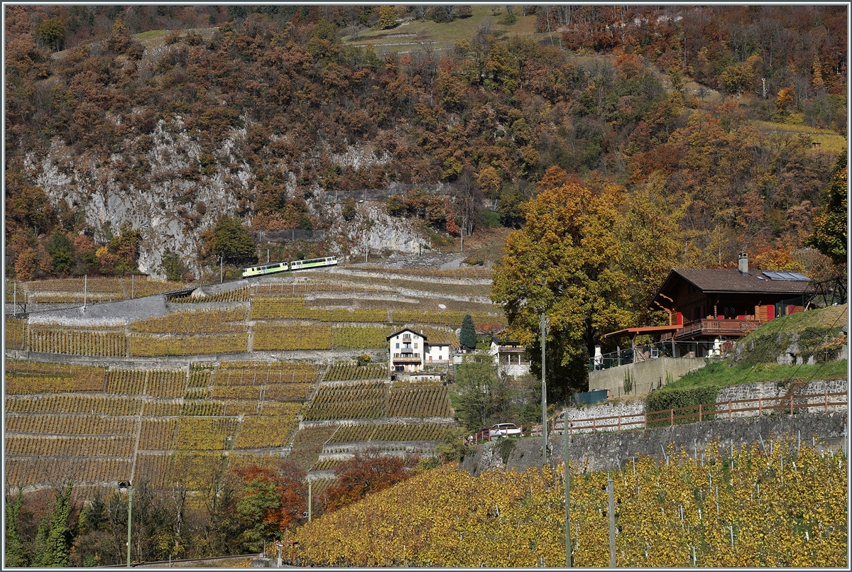 Ein A-L Regionalzug ist kurz nach Aigle auf dem Weg nach Leysin. 

5. Nov. 2021