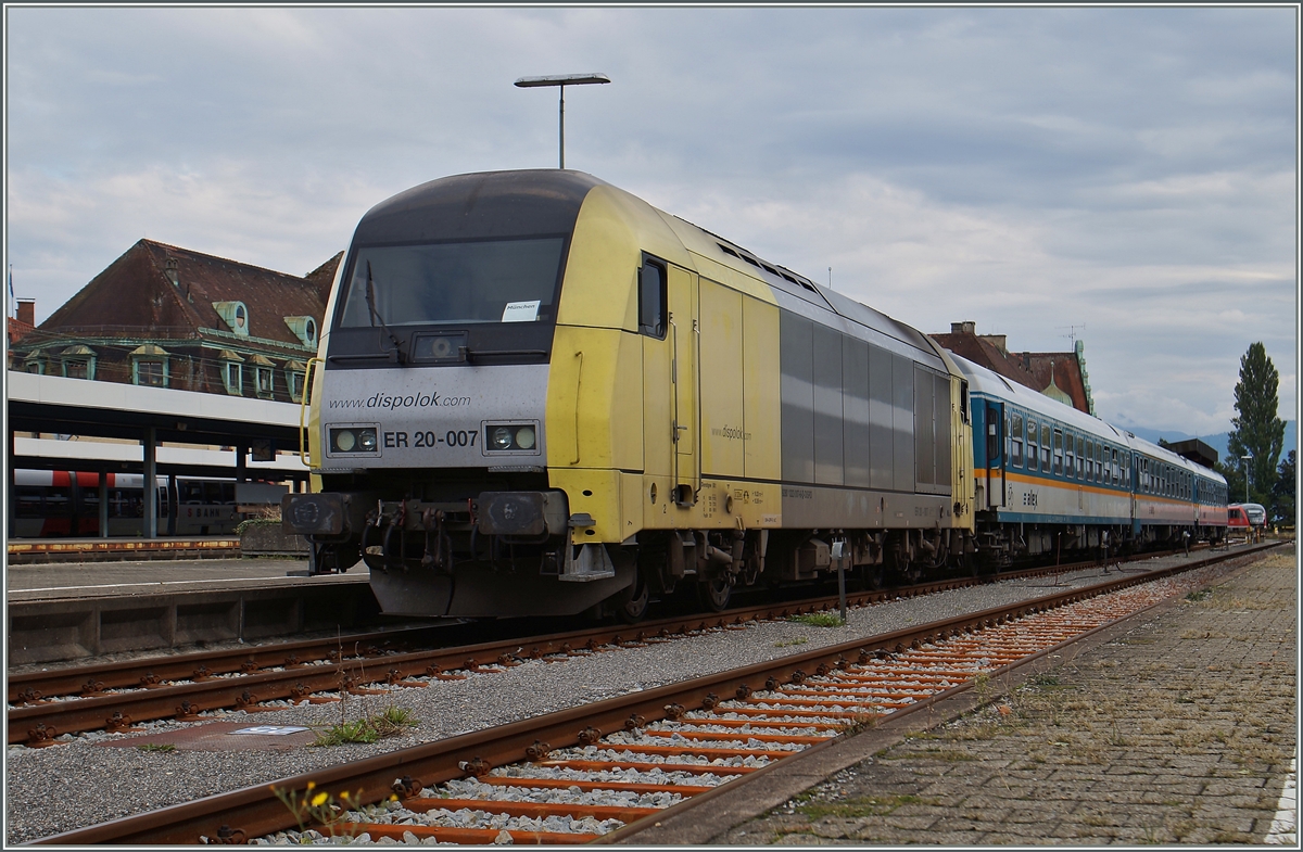 Ein  Alex  wartet in Lindau auf die Abfahrt Richtung Mündchen.
19. Sept. 2015 
