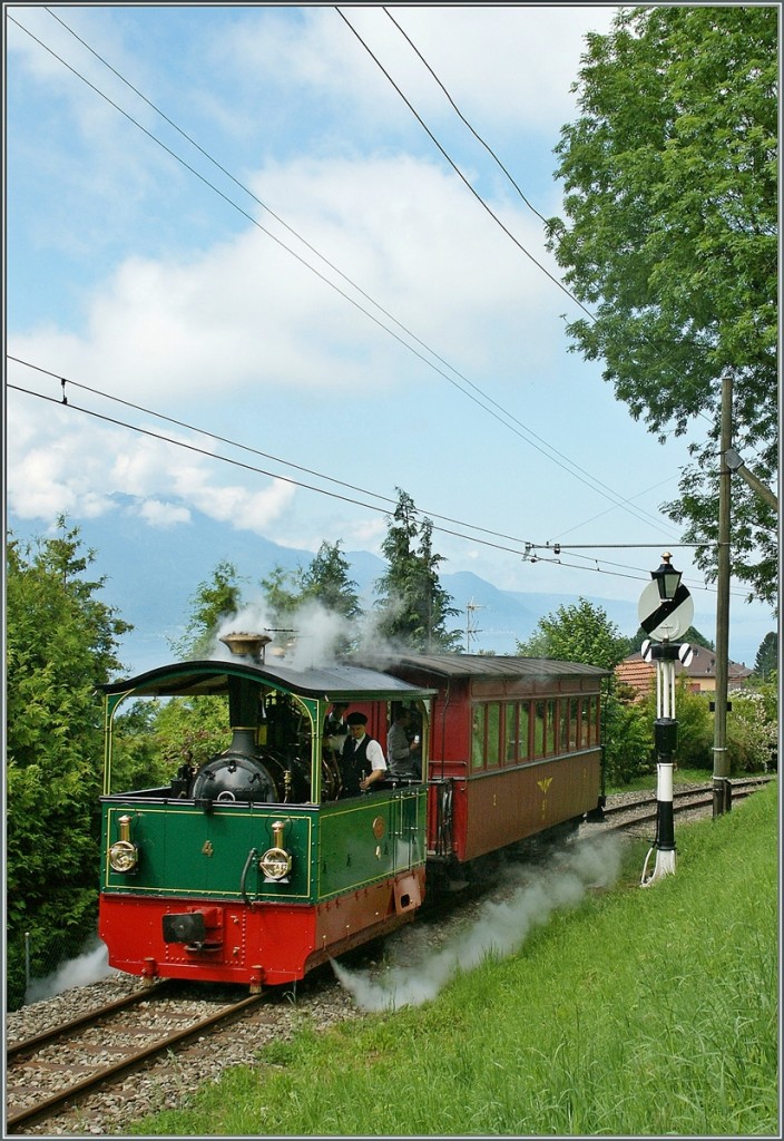 Ein B-C Dampfzug beim Einfahrsignal von Blonay BC.
30. Juni 2013