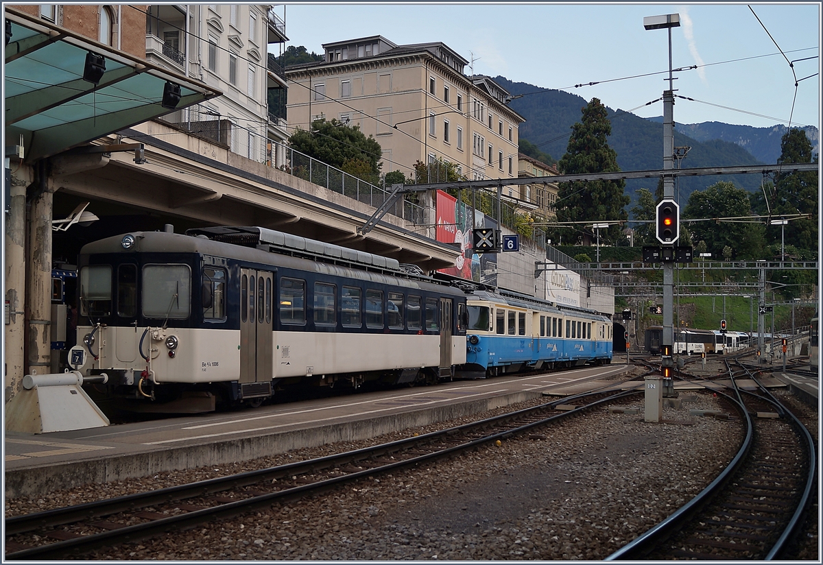 Ein Bild, dass mir Rätsel aufgab: In Montreux auf Gleis 7 steht immer der in den HVZ zum Einsatz kommende Zug nach Fontanivent/Chernex, nun standen plötzlich der Be 4/4 1006 UND der ABDE 8/8 4004 VAUD auf Gleis 7...

Nun, es war dann der ABDE 8/8 4002 VAUD, der die Regionaldienst übernahm, wie die folgend Bilder zeigen.

18. August 2019