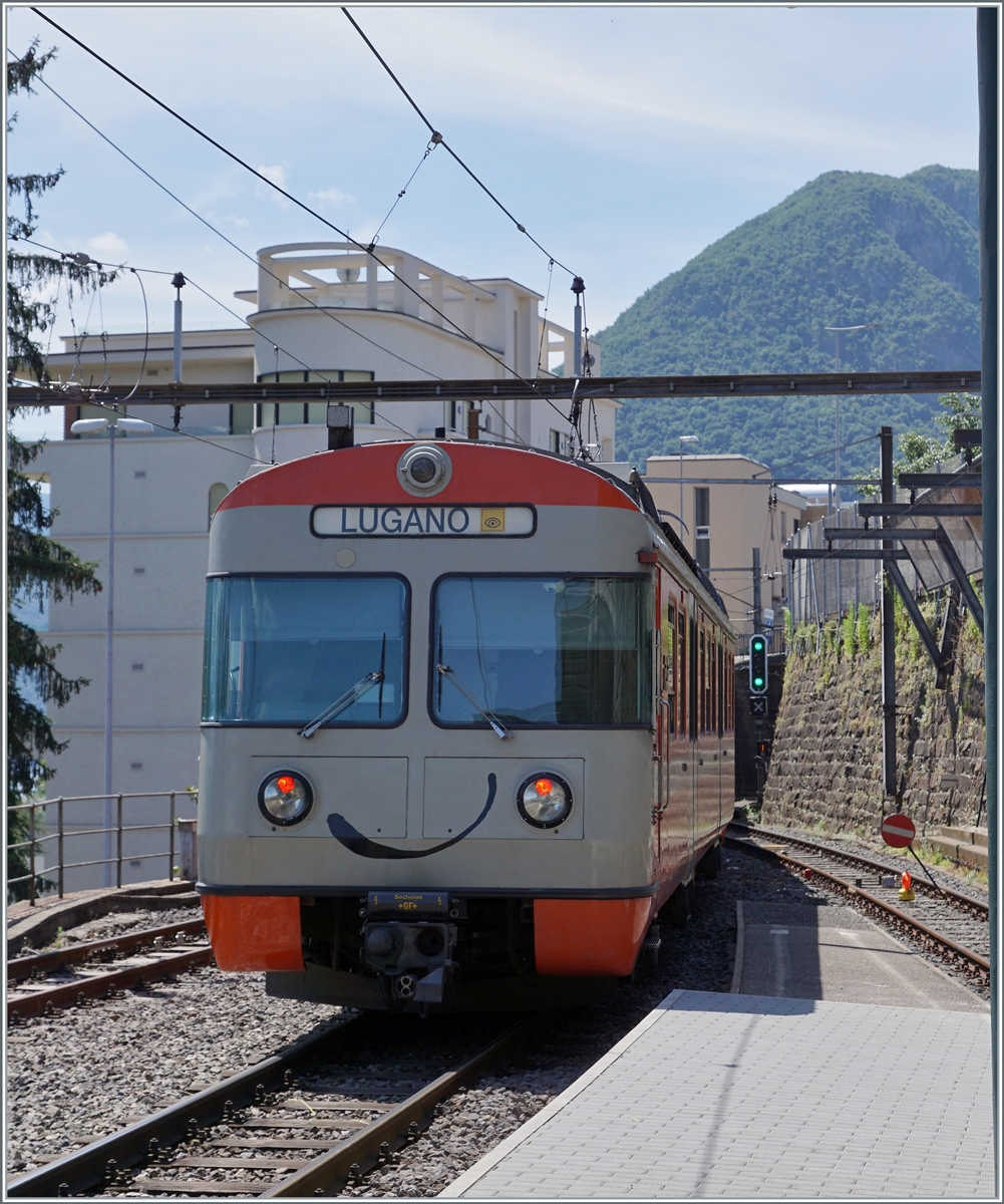 Ein FLP Be 4/12 verlässt Lugano in Richtung Ponte Tresa. 

23. Juni 2021  