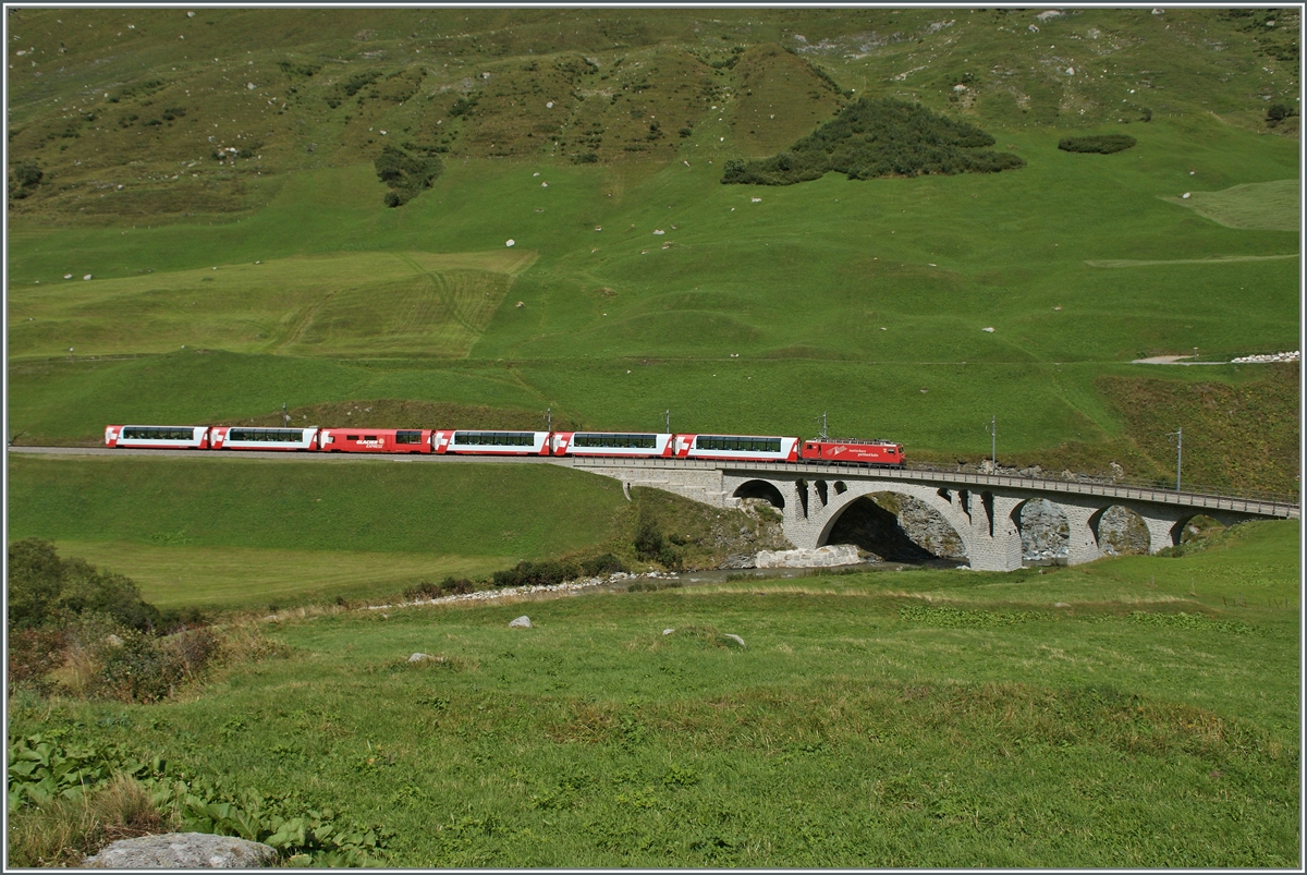 Ein Glacier Express zwischen Realp und Hospental.
29. Aug. 2013