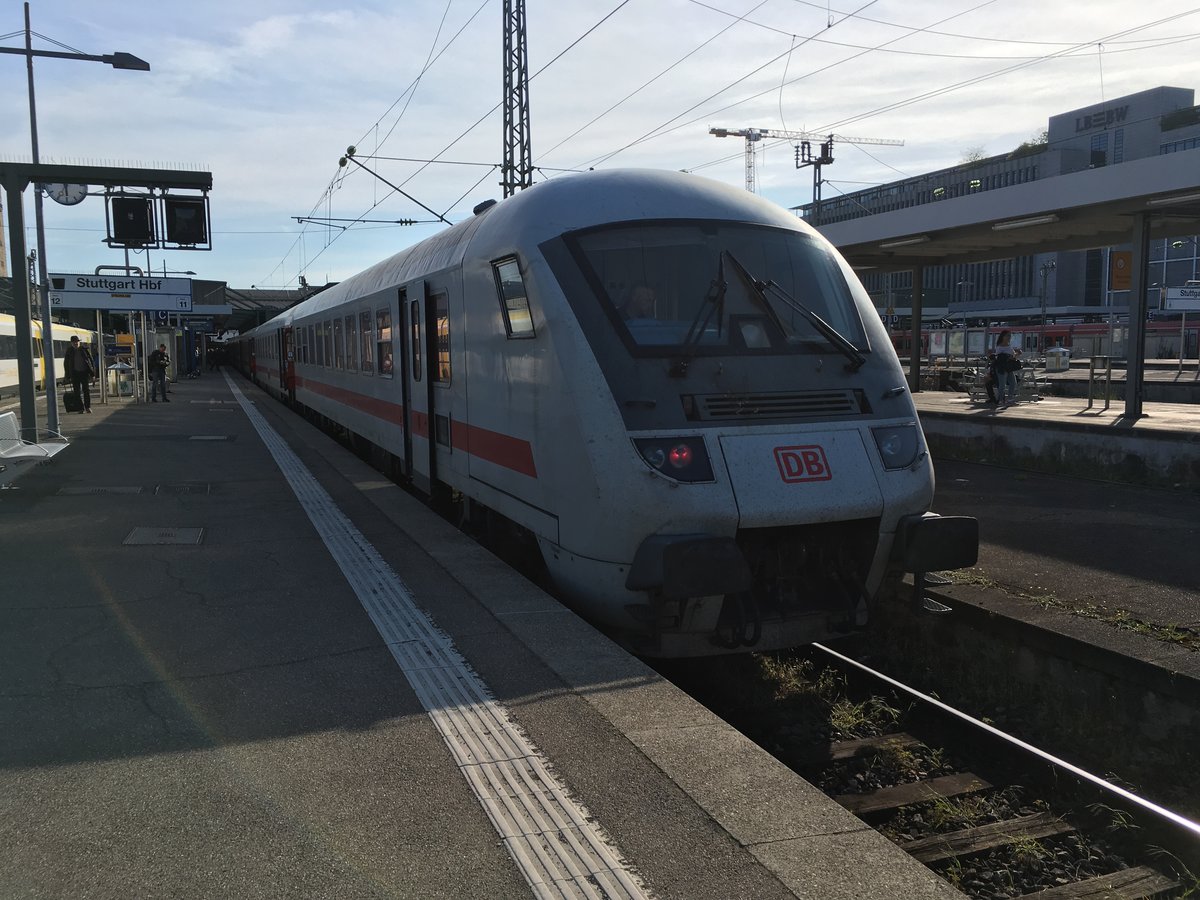 Ein IC am 30.04.17 in Stuttgart Hbf.