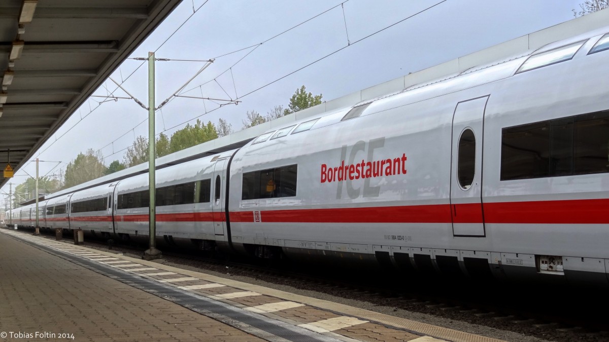 Ein ICE nach Basel SBB steht in Braunschweig Hbf auf Gleis 6.
Aufgenommen im September 2014.