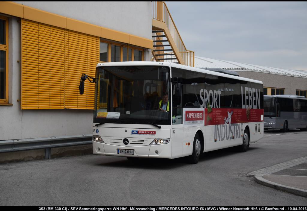 Ein MERCEDES INTOURO €6 der MVG unterwegs beim SEV im Auftrag der ÖBB.