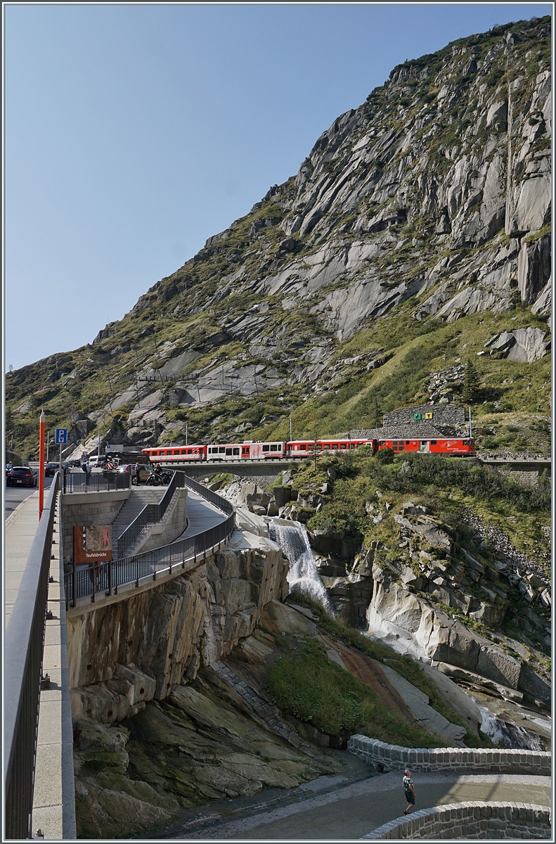 Ein MGB Regionalzug am Eingang der Schöllenenschlucht. 

13. Sept. 2020