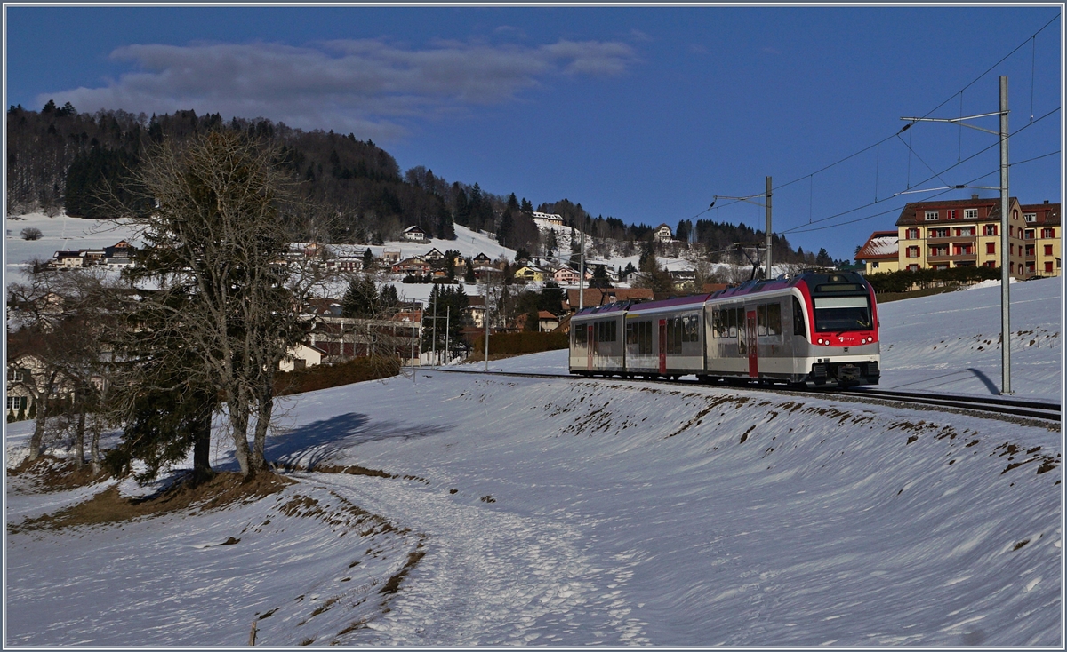 Ein neuer Stadler SURF Be 4/4-AB-Be 4/4 Regionalzug bei Ste-Croix.
14. Feb. 2017