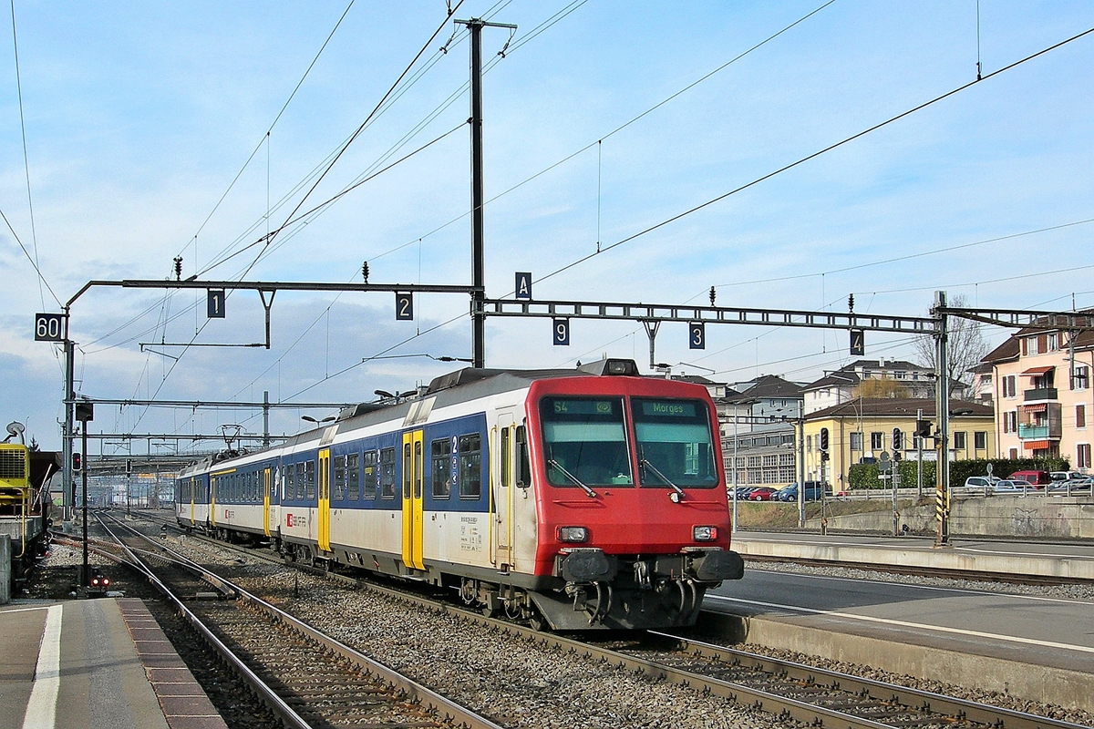 Ein NPZ verlsst Renens VD in Richtung Morges.
26. Jan. 2011