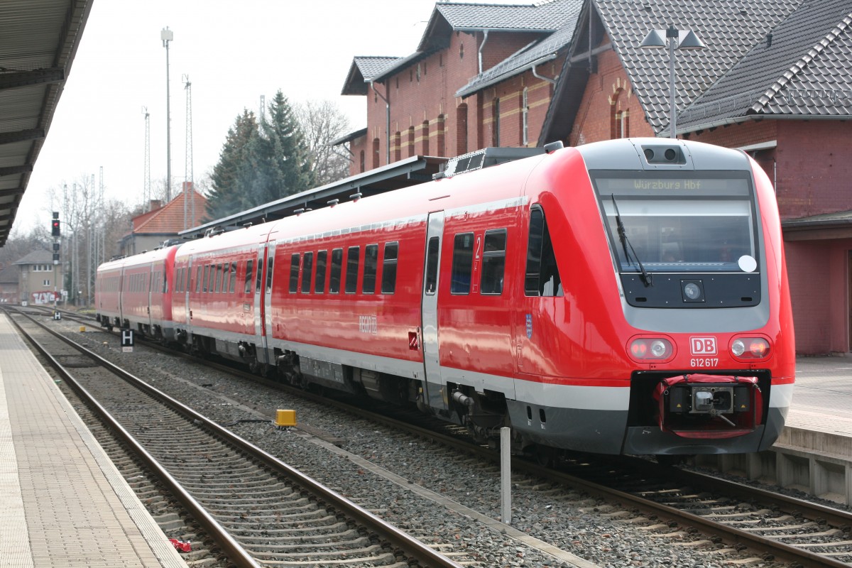 Ein P�rchen 612 auf der Fahrt von Erfurt nach W�rzburg in Arnstadt.01.03.2014 13:51 Uhr