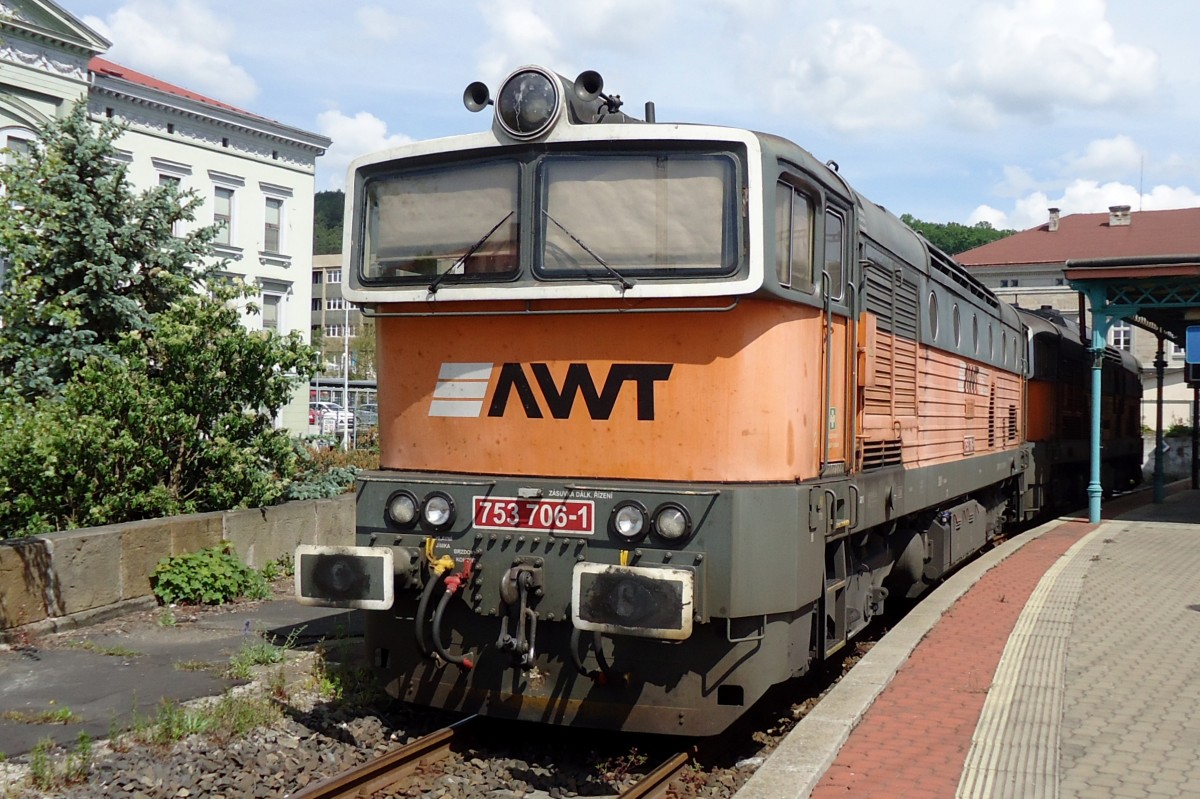 Ein privater Taucherbrill in Decin hl.n. am 23 Mai 2015: AWT (Advance World Transport) 753 706 steht parkiert ins Bahnhof.