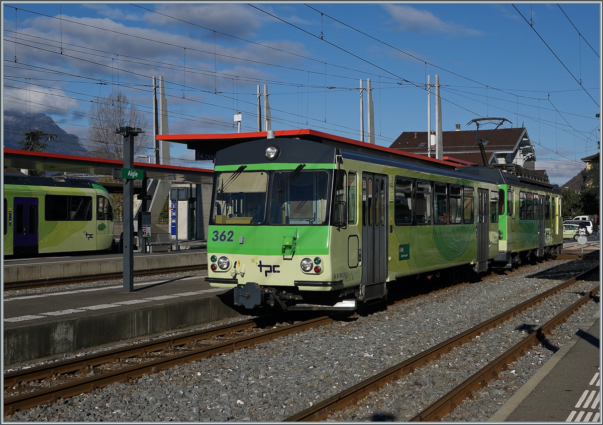 Ein Regionalzug nach Leysin wartet in Aigle auf die Abfahrt.

5. Nov. 2021