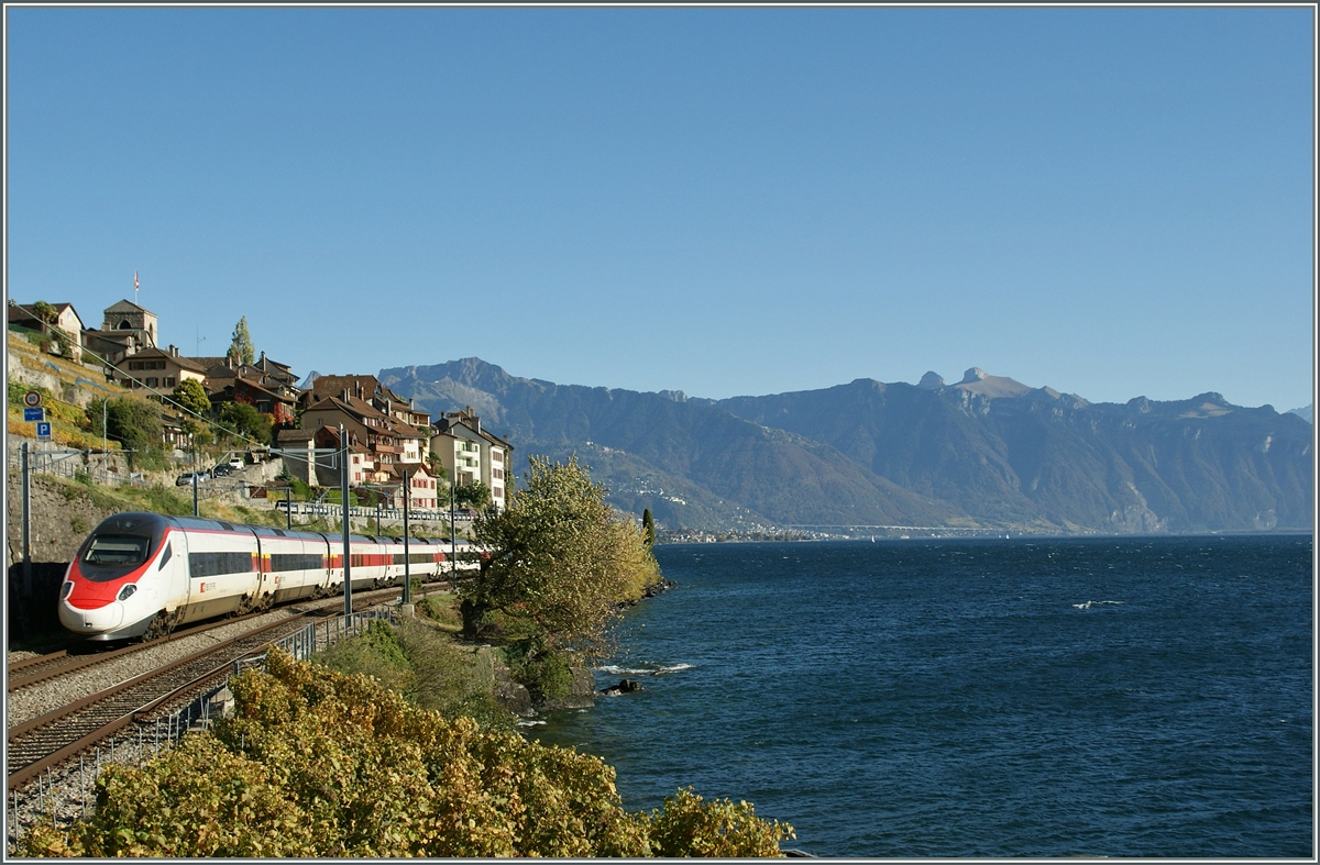 Ein SBB ETR 610 als EC 39 auf dem Weg nach Milano bei St Saphorin.
28. Okt. 2013