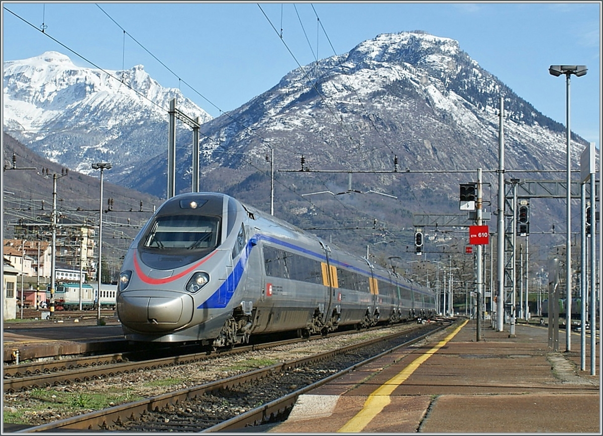 Ein SBB ETR 610 auf dem Weg nach Milano erreicht Domodossola.

31.03.2010