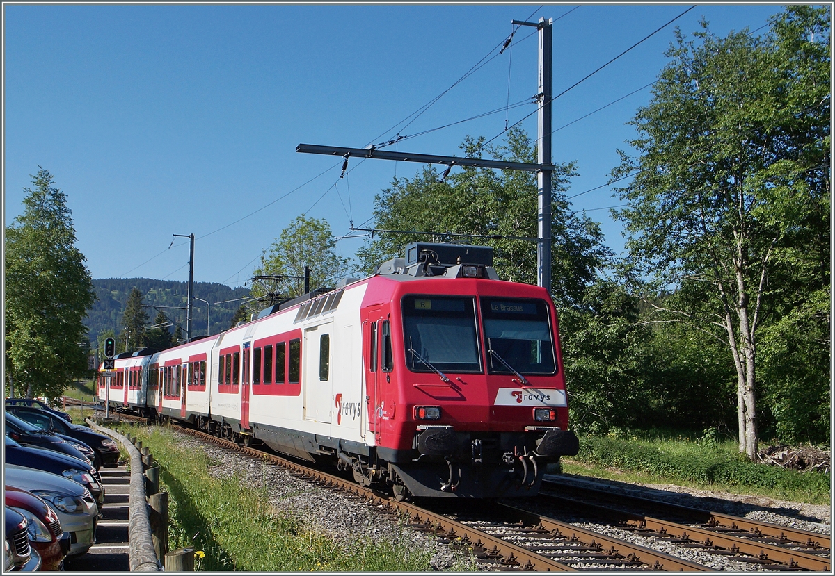 Ein Travys Domino verlässt als Regionalzug 613 Vallorbe - le Barsuss den Bahnhof Le Pont.
3. Juni 2015