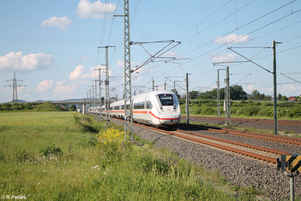 Ein unbekannter 812er als ICE1111 Berlin - Mnchen bei Ebensfeld. 20.05.24