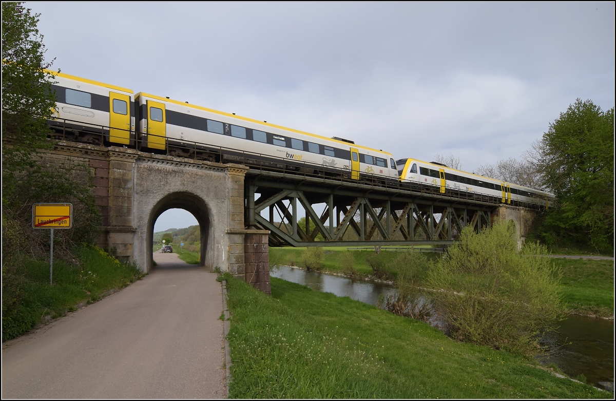 Eine Doppeltraktion 612 auf der Wutachbrcke bei Lauchringen. April 2019.