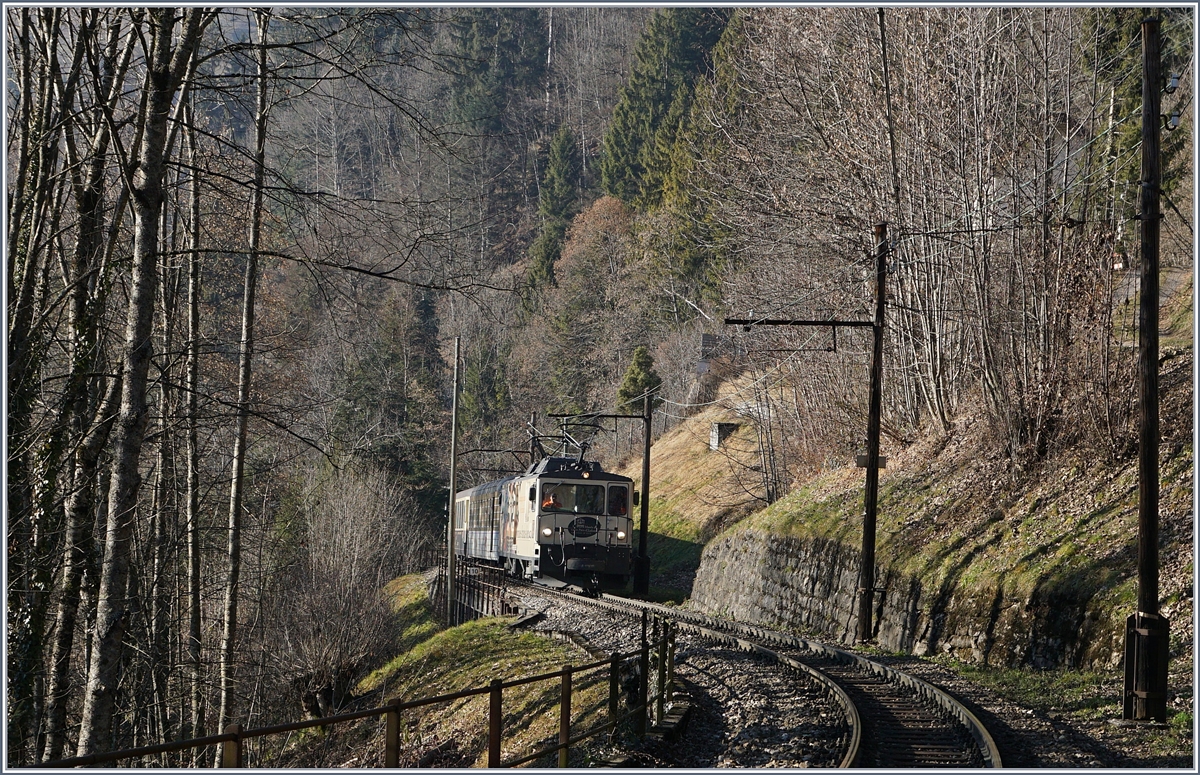 Eine MOB GDe 4/4 mit ihrem Belle Epoque Zug kurz vor Les Avants.
28. Dez. 2016